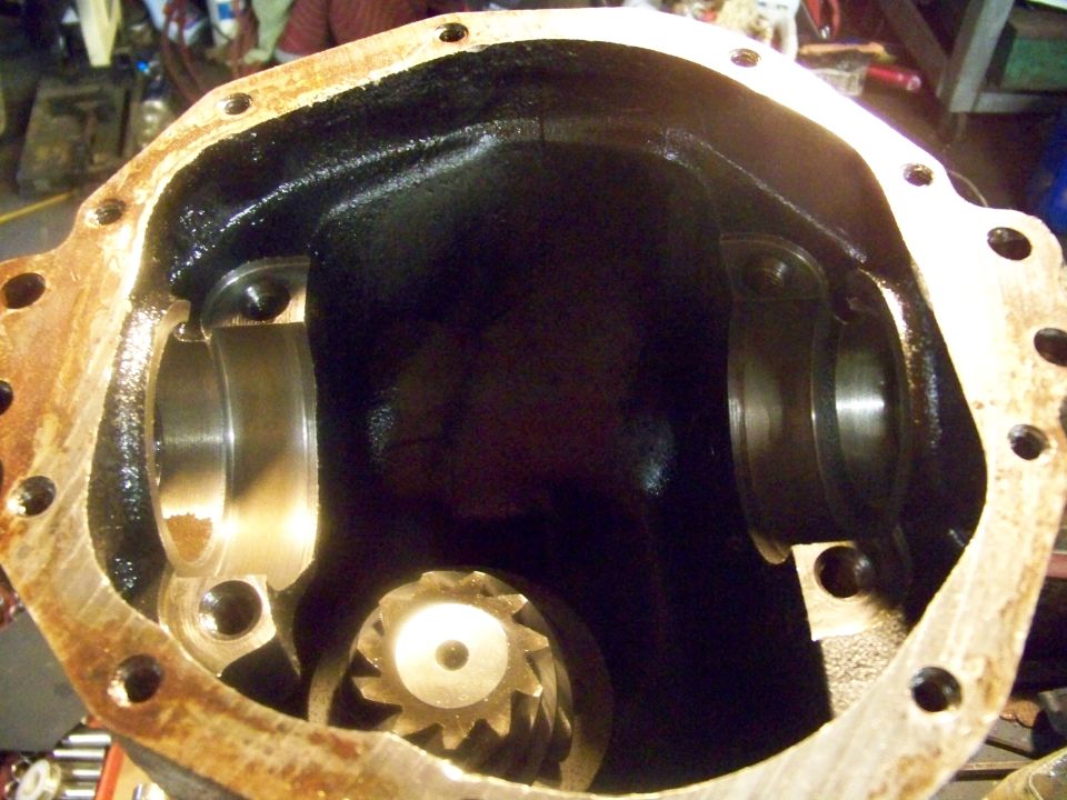 Differential housing with internal gears and bearing surfaces