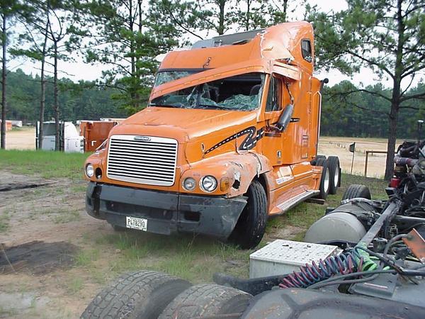2005 Freightliner Conventional “40045”
