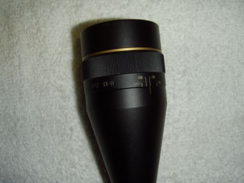 2004 Harley-Davidson Fat Boy - Close-up of a Leupold VX-II scope, showing magnification settings.