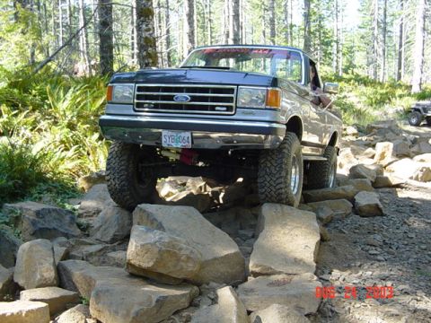 1989 Ford Bronco - Rocks are getting bigger!!
