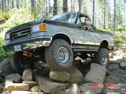 1989 Ford Bronco - Flex on the rocks pic
