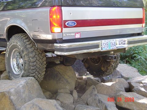 1989 Ford Bronco - Other tire isnt touching anymore