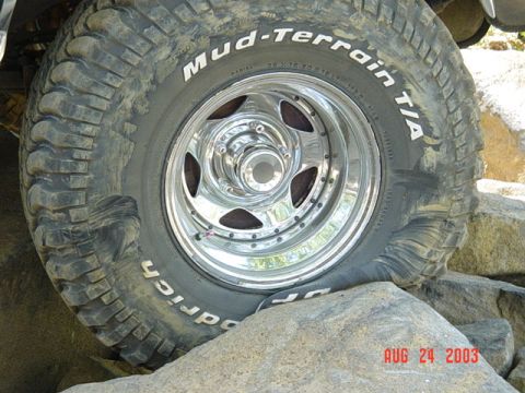 1989 Ford Bronco - Check out the tire fold