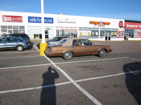 1999 Ford Crown Victoria photo