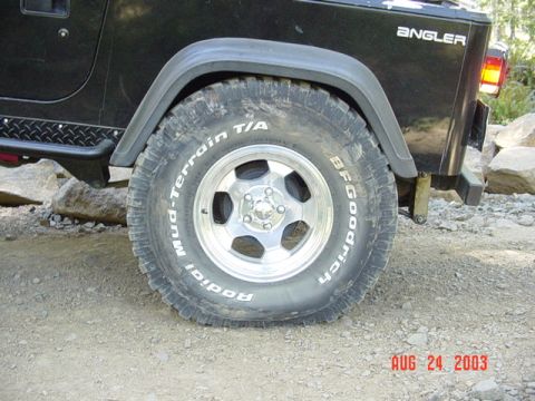 1989 Ford Bronco - Tire is stuffed pretty good!!