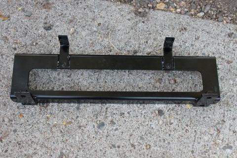 2003 Ford Crown Victoria - this is the main bracket for the 5040, which mounts to the crossmember of 03 and above models only.
