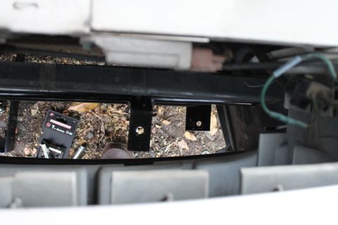 2003 Ford Crown Victoria - main bracket mounted. (top view)