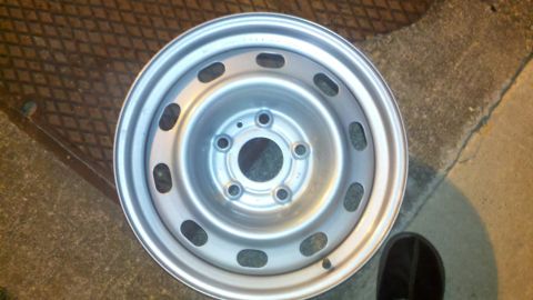 1988 Ford Bronco - This is a steel wheel rim, not a 1988 Ford Bronco.