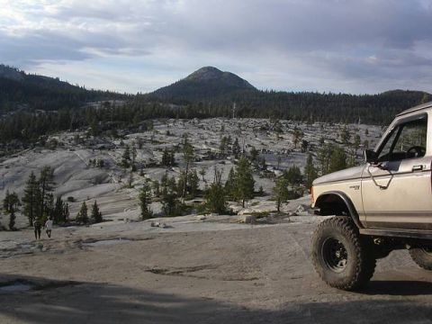 1990 Ford Bronco II - Looking down into the granite bowl