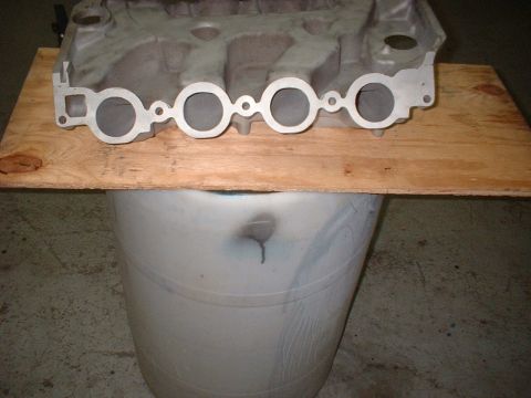 1965 Ford 427 - This is an intake manifold, not a 1965 Ford 427 as suggested by the registry.