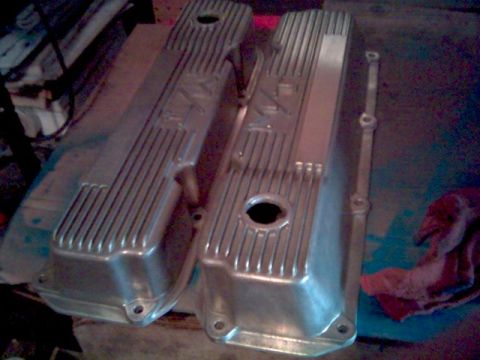 1972 Ford Ranchero - cast alloy M/T logo, roller rockers & poly locks on screw-in studs fit under these