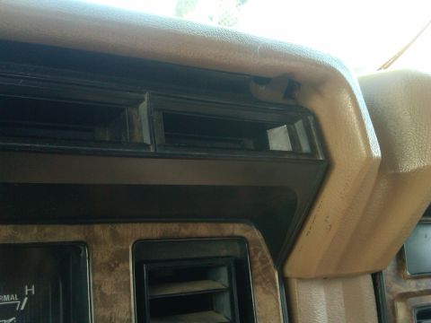 1986 Ford Bronco - Typical Broken Screw tab