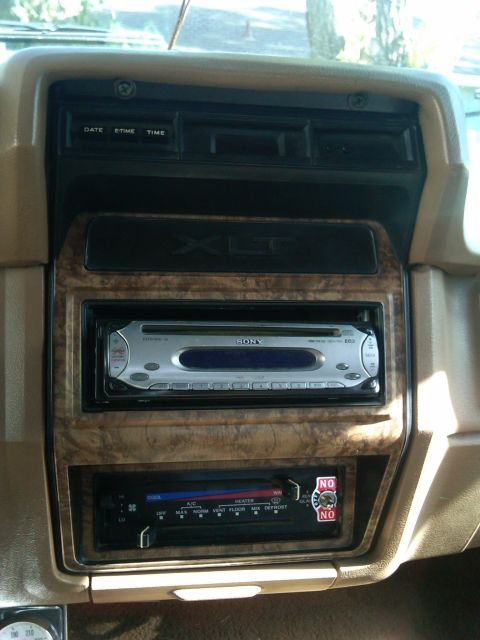 1986 Ford Bronco - Bazel_Rod fix