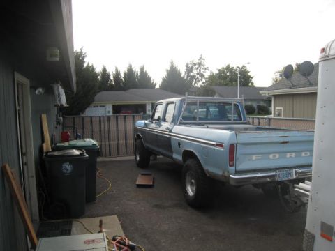 1976 Ford F-250 - Rear view of a 1976 Ford F-250 pickup truck, showing the tailgate and license plate.
