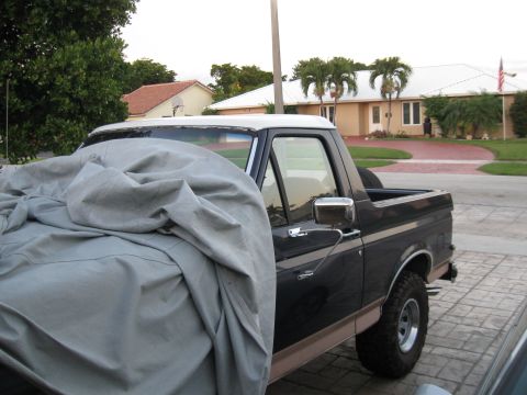 1989 Ford Bronco - Newly painted cab roof. Was faded and rusty.