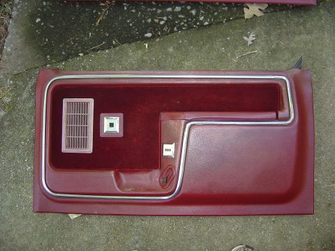 1986 Ford Bronco - Pass side faded door panels