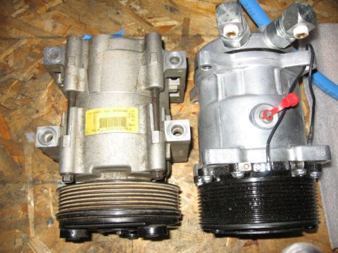 1995 Ford Bronco - another view of the compressors side by side. What's that red thing/nipple up top?