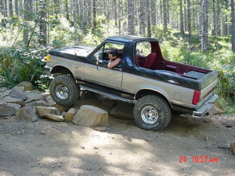 1989 Ford Bronco - Time for some rock crawling