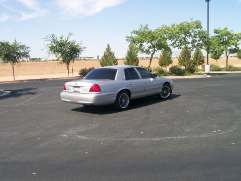 2006 Ford Crown Victoria photo