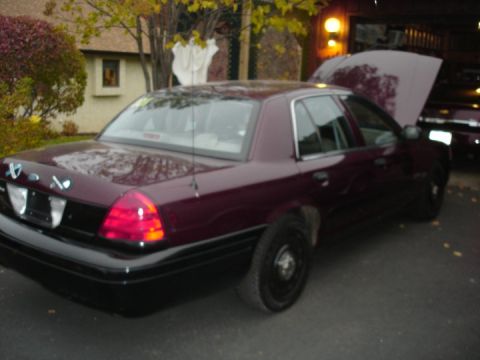 2005 Ford Crown Victoria photo