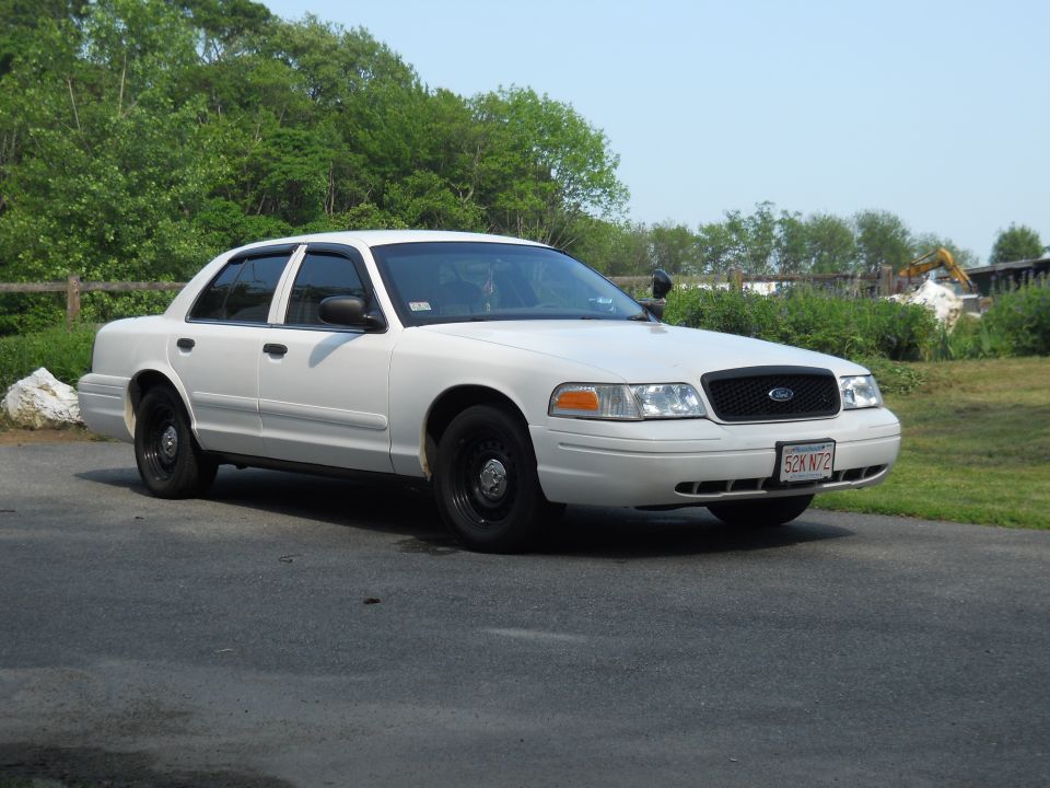 2002 Ford Crown Victoria “Vikki”