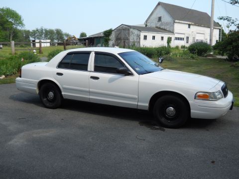 2002 Ford Crown Victoria photo