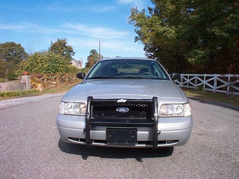2004 Ford Crown Victoria photo