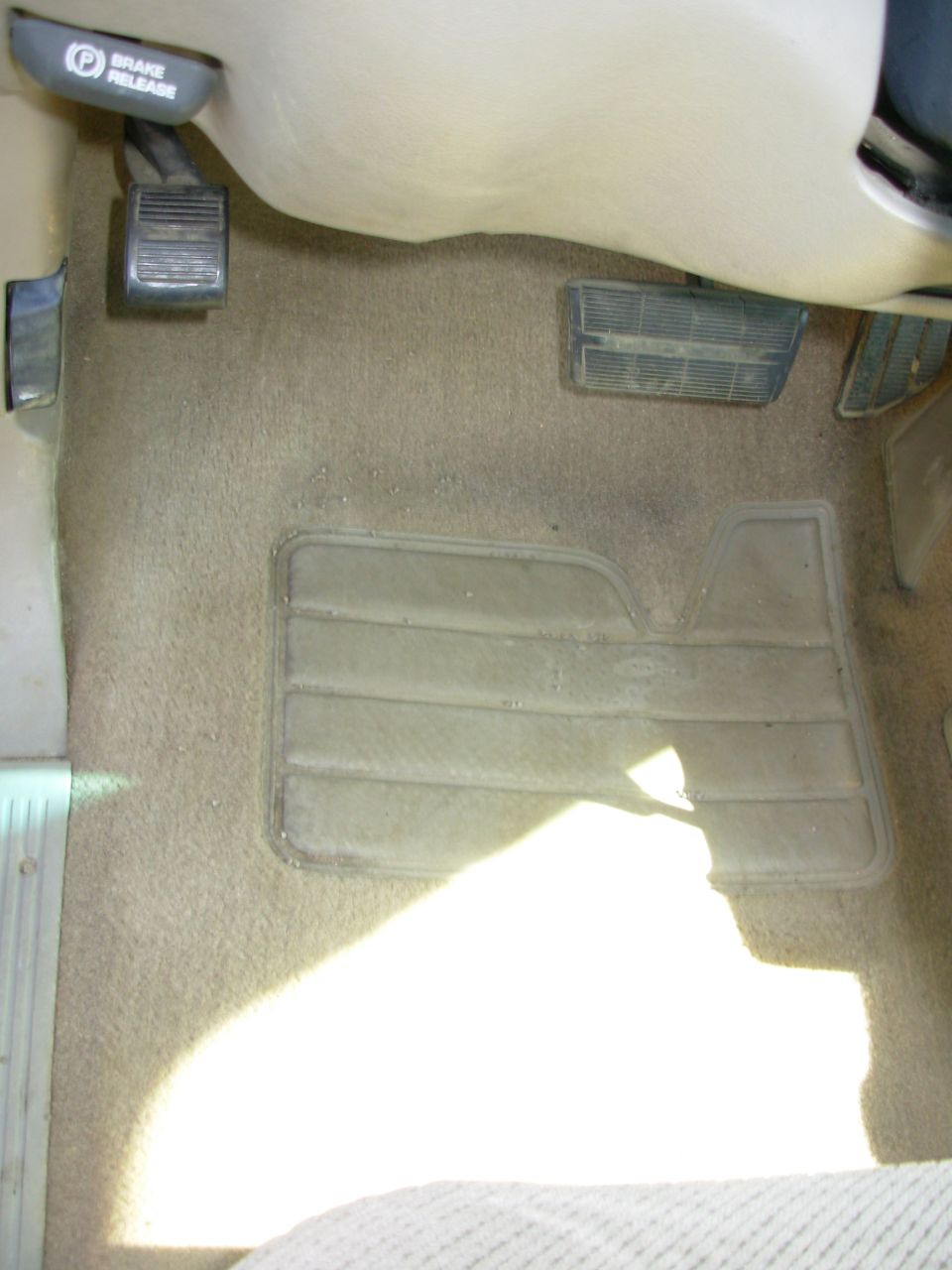 SOLD
1997 Chevy K3500 Silverado 205Kmi 4WD 1-ton dually

E-mail me thru my profile here or search CraigsList Memphis.
NEVER WRECKED - NO MAJOR REPAIRS
Most service was done at the dealership.
- 6.5L TurboDiesel (no smoke/leaks/rattles/squeaks)
- 4L80-E
- 4.10 PosiTrac
- Light Autumnwood (camper matches)
- tilt cruise cassette PW/PL/PM/RKE
- leather steering wheel & shifter
- autodimming compass RV mirror
- single 34 gal tank
- new Curt Class V hitch receiver 
- factory skid plates (no scars)
- 7 Michelin X-Radials LT225/75R16
- 2 new batteries 2012 with stainless studded terminals

Reman HydroBoost 2012
New Dorman LLT FSD 2013
New injection pump 2010
New drivebelt 2010
New driver's inside door handle 2012
Trans flush 2010
New rear brake cylinders & shoes, axle seals 2010
New A/C compressor
New master cylinder 2009
New vacuum pump 2005
Ball joints & pitman arm 2004