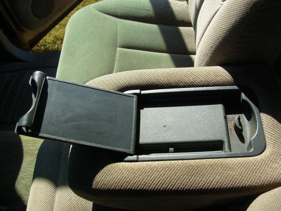 The broken clipboard has been replaced.

SOLD
1997 Chevy K3500 Silverado 205Kmi 4WD 1-ton dually

E-mail me thru my profile here or search CraigsList Memphis.
NEVER WRECKED - NO MAJOR REPAIRS
Most service was done at the dealership.
- 6.5L TurboDiesel (no smoke/leaks/rattles/squeaks)
- 4L80-E
- 4.10 PosiTrac
- Light Autumnwood (camper matches)
- tilt cruise cassette PW/PL/PM/RKE
- leather steering wheel & shifter
- autodimming compass RV mirror
- single 34 gal tank
- new Curt Class V hitch receiver 
- factory skid plates (no scars)
- 7 Michelin X-Radials LT225/75R16
- 2 new batteries 2012 with stainless studded terminals

New Dorman LLT FSD 2013
Reman HydroBoost 2012
New injection pump 2010
New drivebelt 2010
New driver's inside door handle 2012
Trans flush 2010
New rear brake cylinders & shoes, axle seals 2010
New A/C compressor
New master cylinder 2009
New vacuum pump 2005
Ball joints & pitman arm 2004