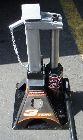 1995 Ford Bronco - This is a Powerbuilt 3-ton all-in-one truck jack, not a 1995 Ford Bronco.