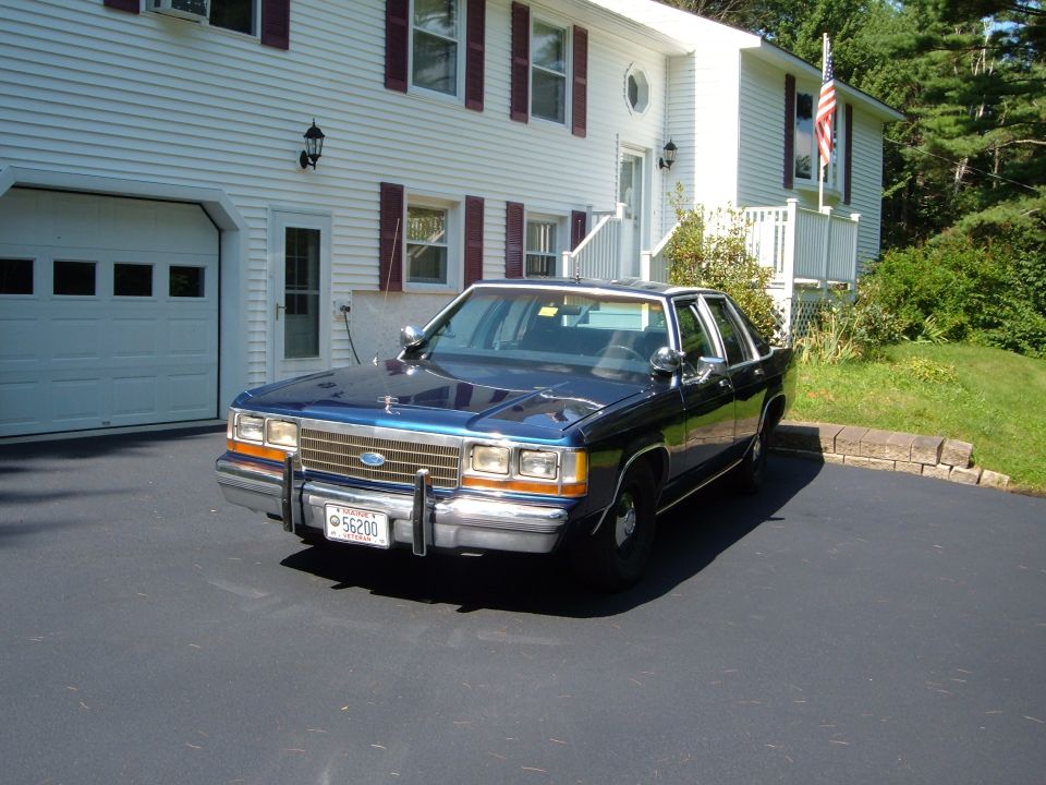 1990 Ford Crown Victoria