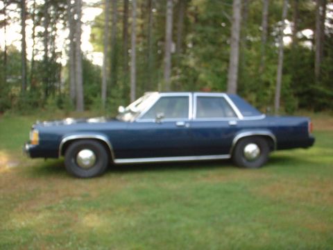 1990 Ford Crown Victoria photo