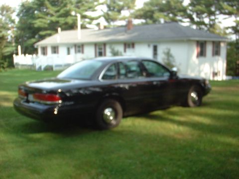1996 Ford Crown Victoria photo