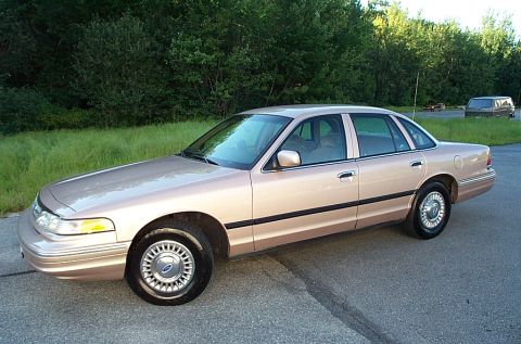 2001 Ford Crown Victoria - This 2001 Ford Crown Victoria is seen from a three-quarter front perspective.
