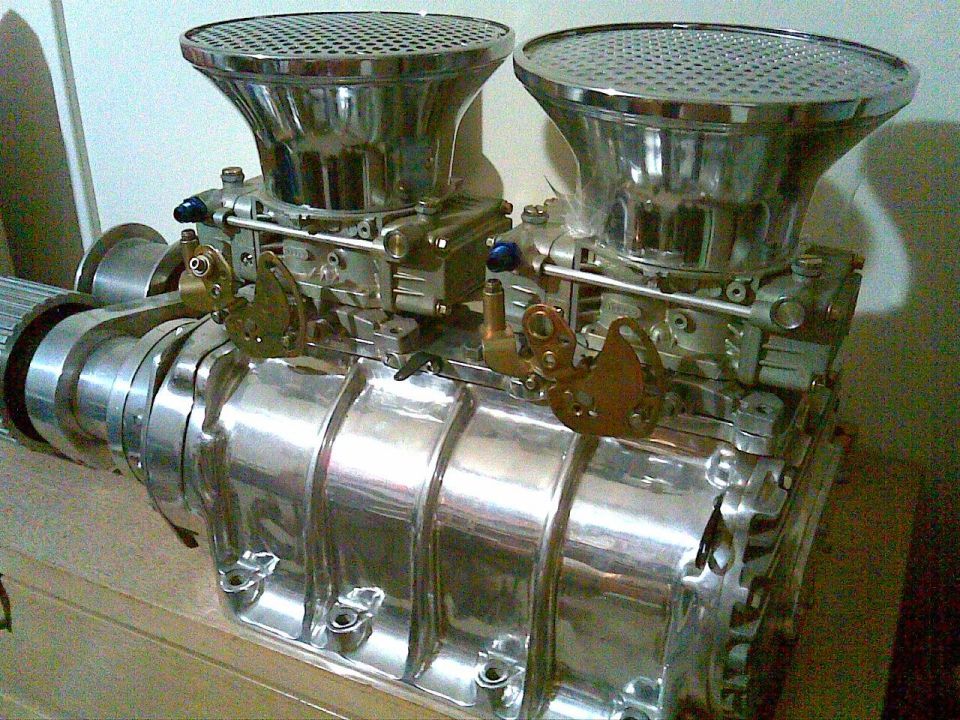 an offer i couldn't refuse... a pair of new Holley 4224 660 center squirters, solves a lot of issues with the old pair not to mention appearance