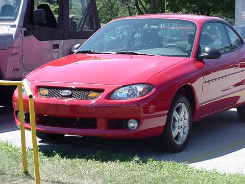 2003 Ford Escort photo