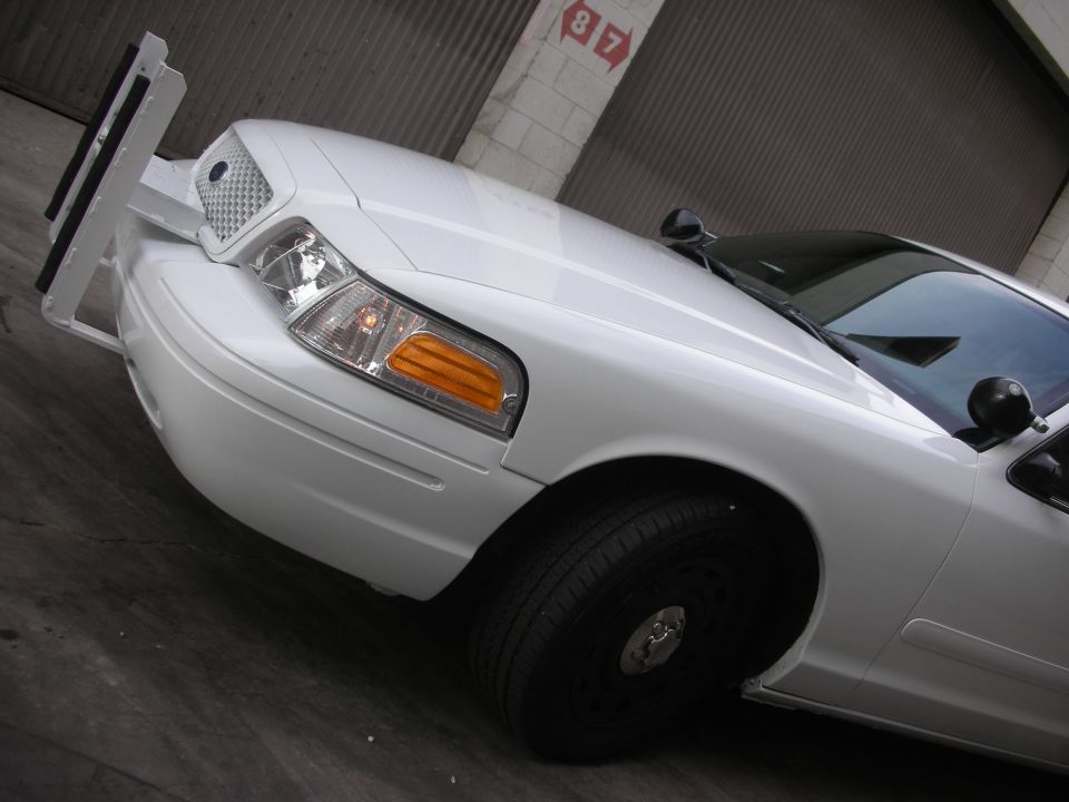 2004 Ford Crown Victoria police car front with push bumper