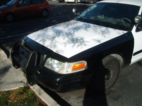 2004 Ford Crown Victoria photo