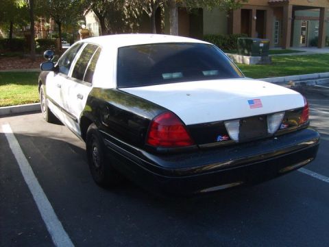 2004 Ford Crown Victoria photo