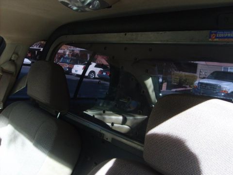 2004 Ford Crown Victoria photo