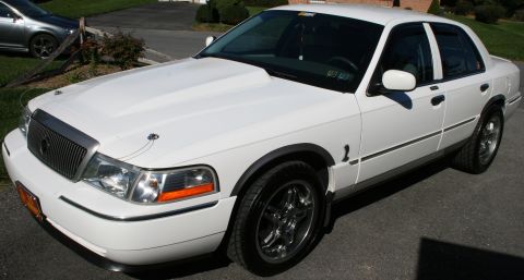 2005 Mercury Grand Marquis photo