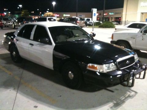 2004 Ford Crown Victoria photo