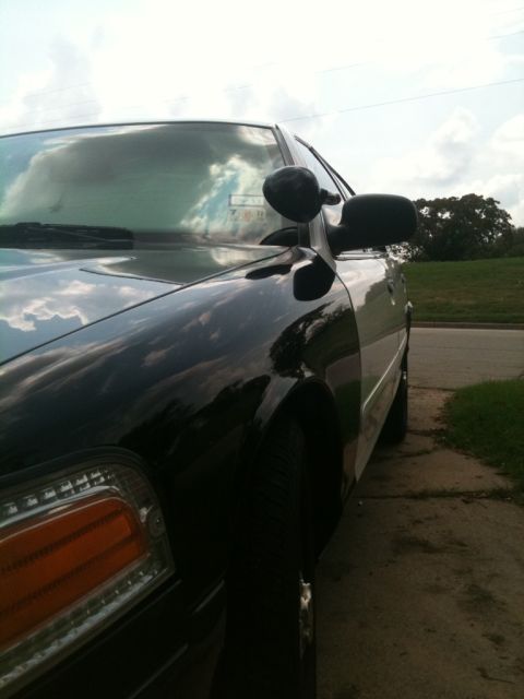 2004 Ford Crown Victoria photo