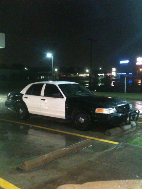 2004 Ford Crown Victoria photo