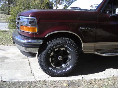 1996 Ford Bronco photo