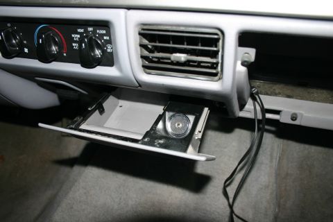 1995 Ford Bronco - Tray reinstalled.