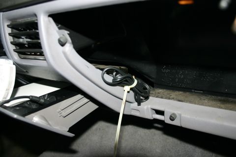 1995 Ford Bronco - Wires all bundled up.