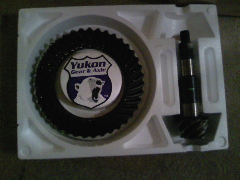 1990 Ford Bronco - Differential gear set from Yukon Gear & Axle, packaged for sale. The registry claims it is for a 1990 Ford Bronco, but this is a part, not…