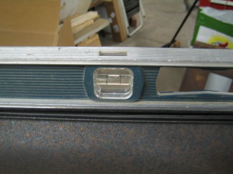 1996 Ford Bronco - A spirit level is used to determine if a surface is horizontal.