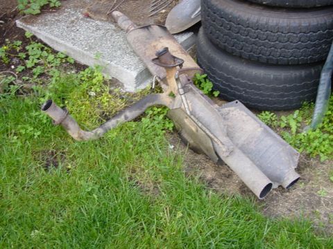 1987 Ford Bronco - RIP stock exhaust